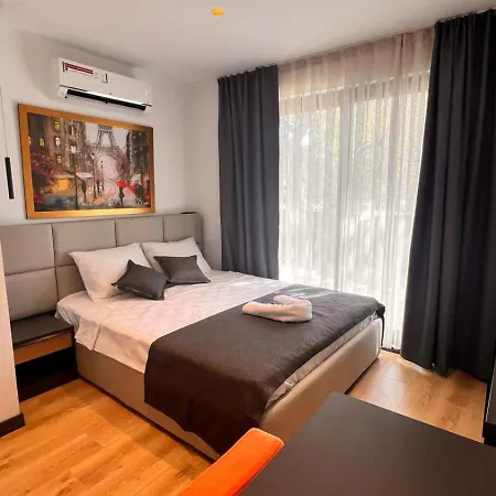 Lionyx Home&suites Aparthotel *